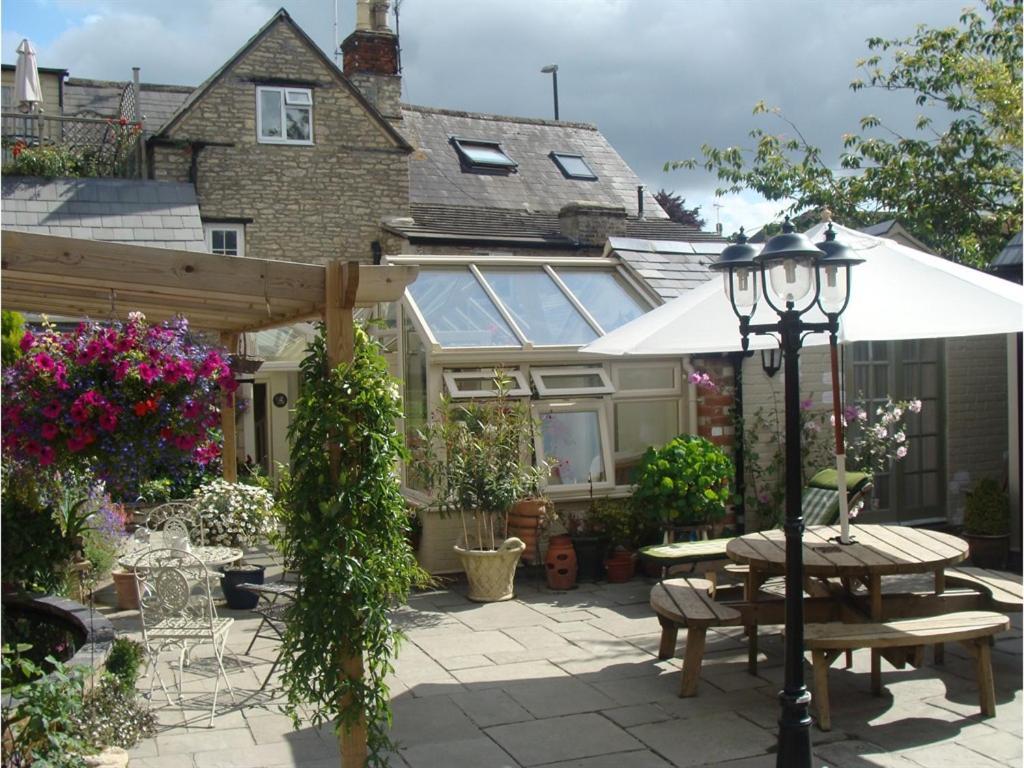 The Old Brewhouse Bed & Breakfast Cirencester Exterior photo